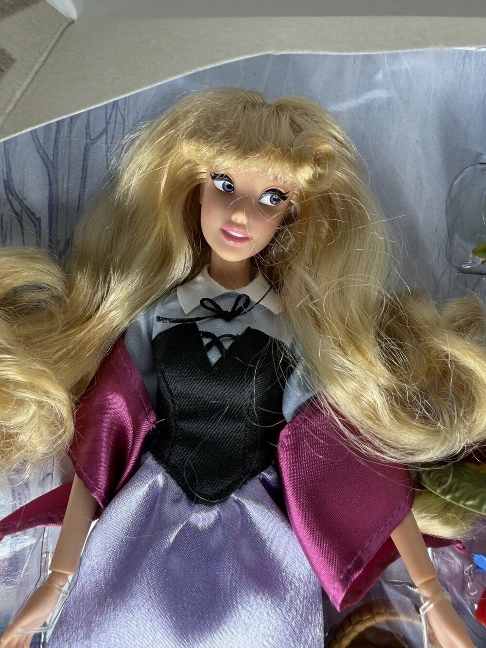 Disney Store Aurora Sleeping Beauty Deluxe Classic Singing Doll Out of Box - Picture 8 of 9